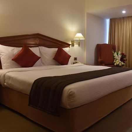Hotel Sagar Plaza City Centre Pune Luaran gambar