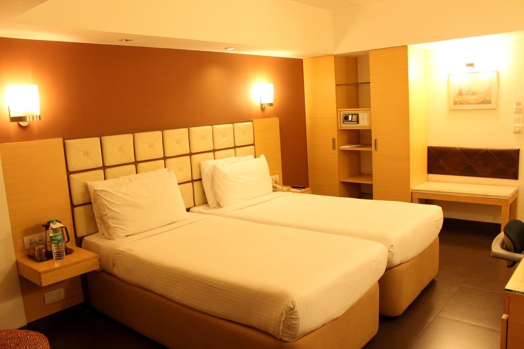 Hotel Sagar Plaza City Centre Pune Luaran gambar