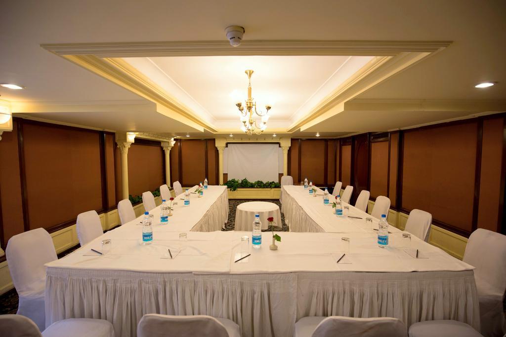 Hotel Sagar Plaza City Centre Pune Luaran gambar