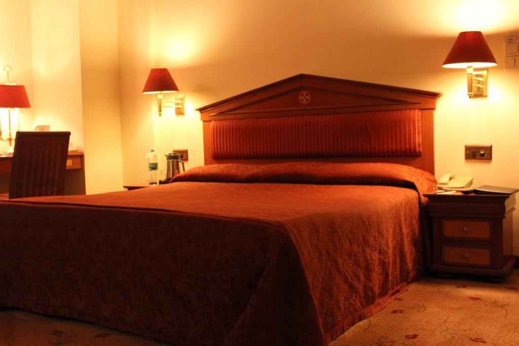 Hotel Sagar Plaza City Centre Pune Bilik gambar