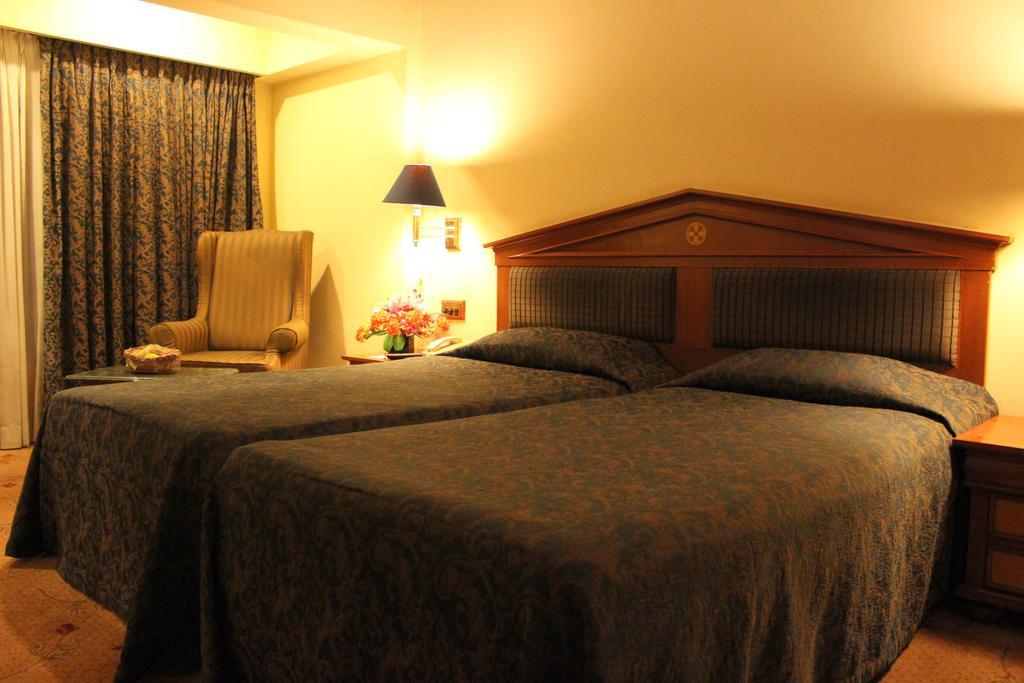 Hotel Sagar Plaza City Centre Pune Bilik gambar